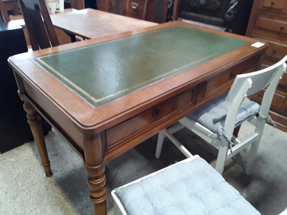 BUREAU MINISTRE 2T SOUS MAIN CUIR VERT DEFAUT DORE SS MAIN