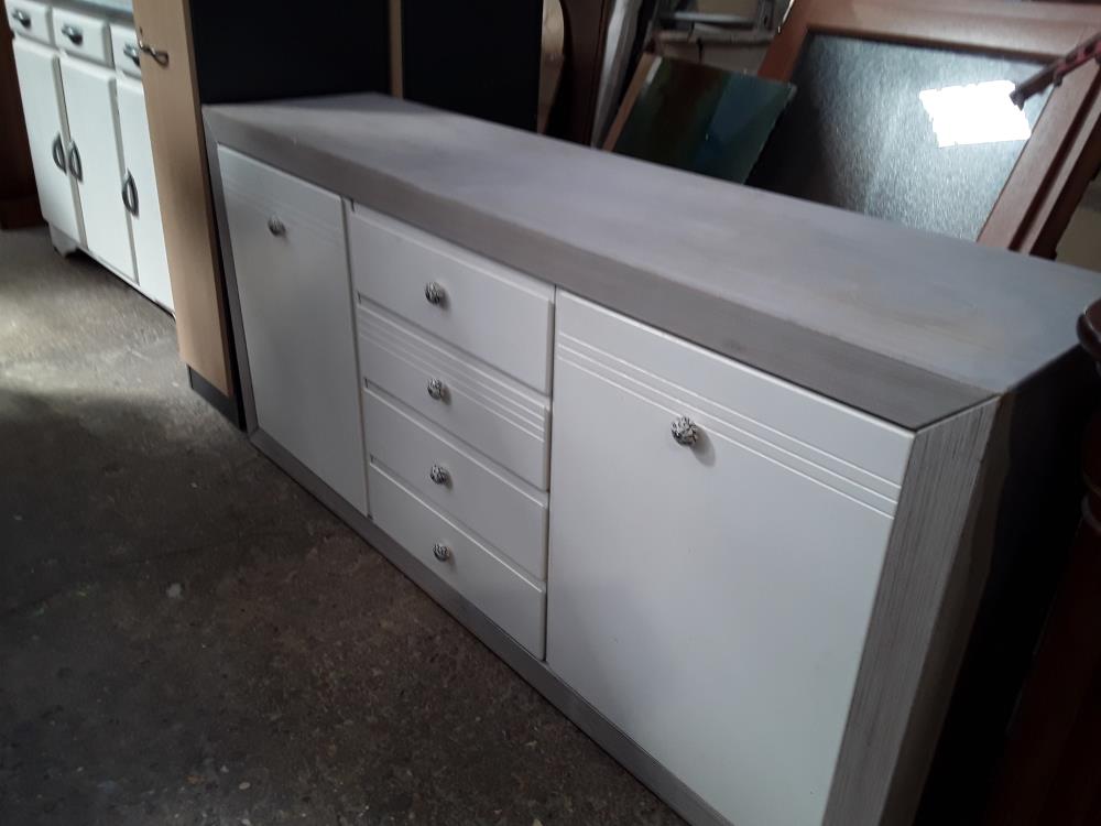 BUFFET 2P 4T BLQNC PLATEAU AVEC TACHES ETR RAYURES