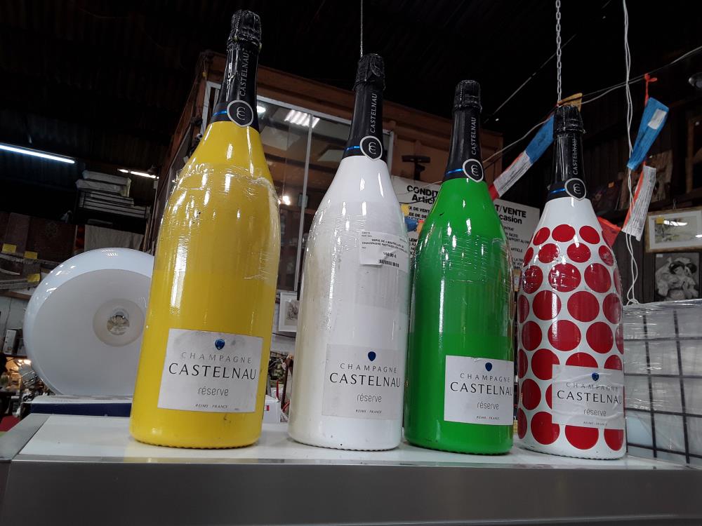 SERIE DE 4 BOUTEILLES DE CHAMPAGNE FACTICES LES 4 MAILLOTS DU TOUR DE FRANCE