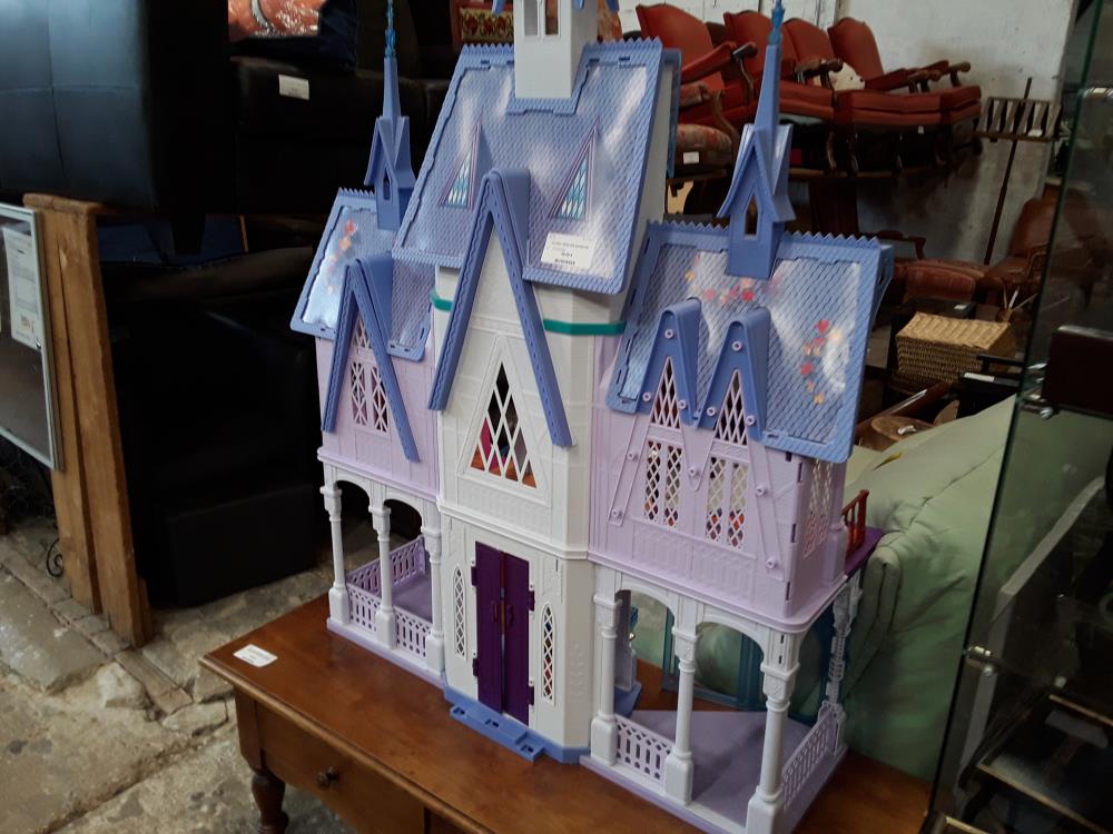 CHATEAU REINE DES NEIGES GM