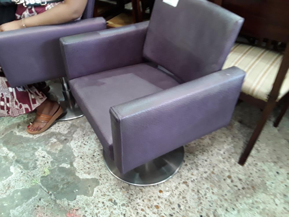 FAUTEUIL A GAZ SIMILI VIOLET AVEC DEFAUTS BASE RONDE METAL