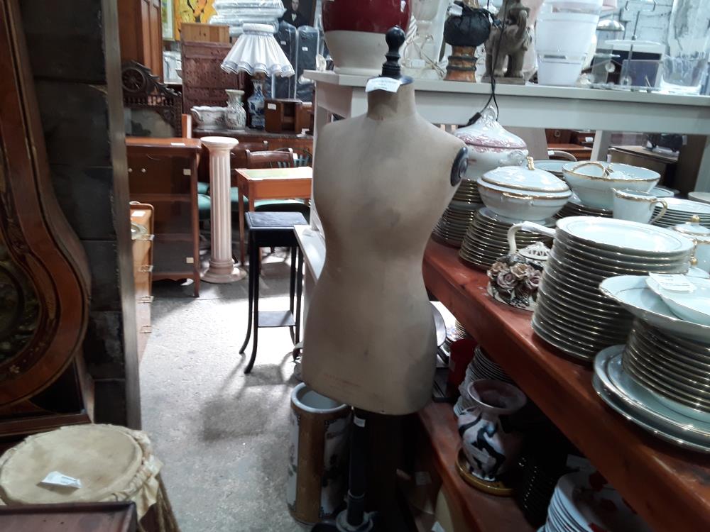 MANNEQUIN DE COUTURE ANCIEN STOCKMA,N PIED TRIPODE NOIR
