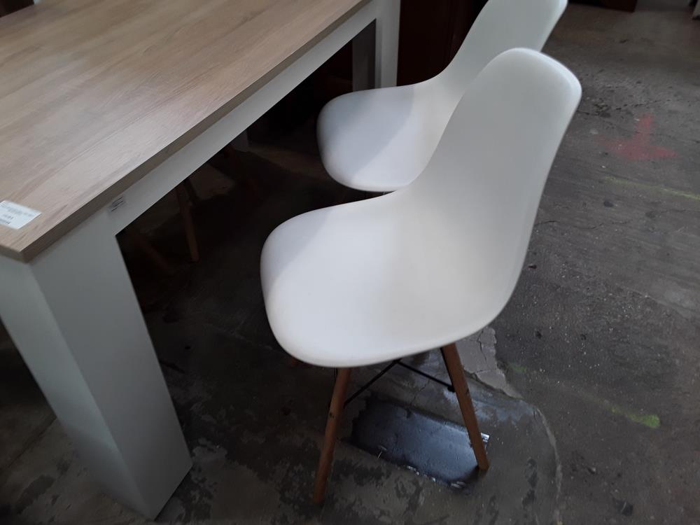 SERIE DE 4 CHAISES COQUE BLANCHE PIED BOIS NAT