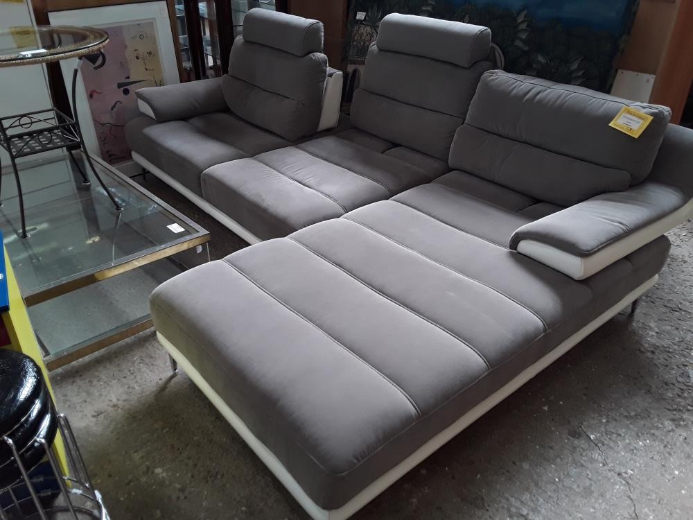 CANAPE MERIDIENNE BLANC ET TISSU GRIS AVEC TETIERES PIED CHROME