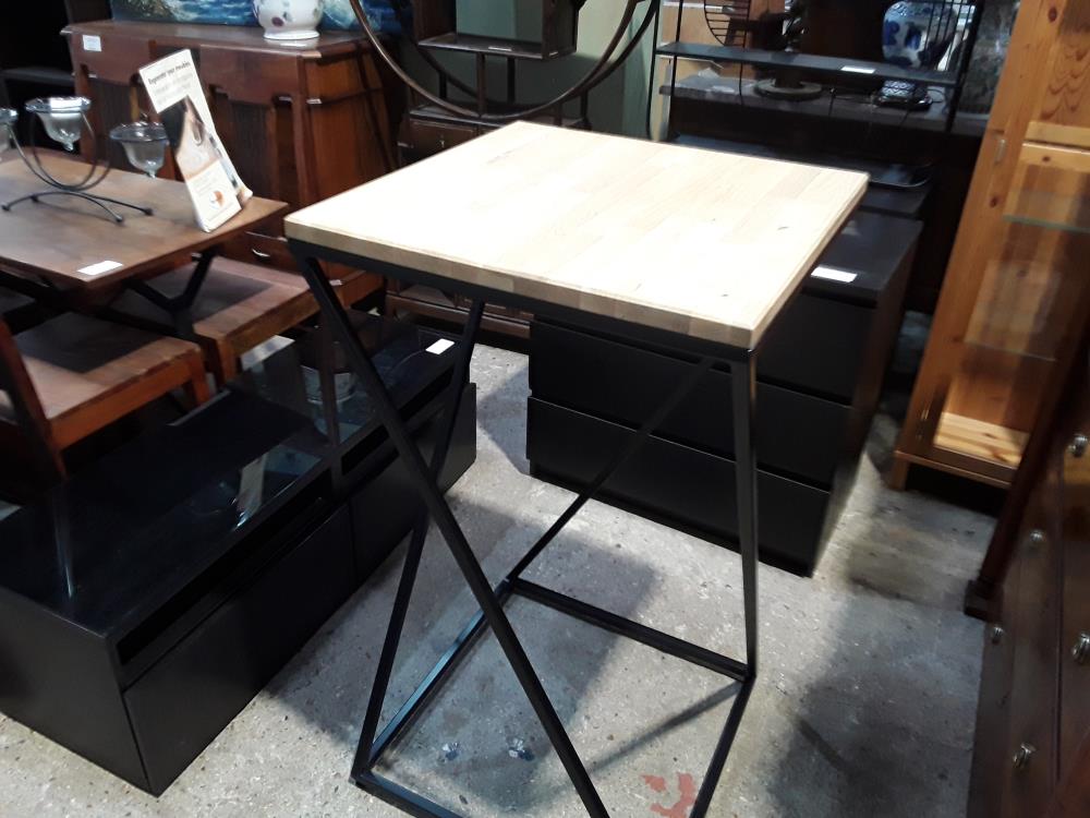 TABLE MANGE DEBOUT PIED METAL NOIR PLATEAU BOIS 