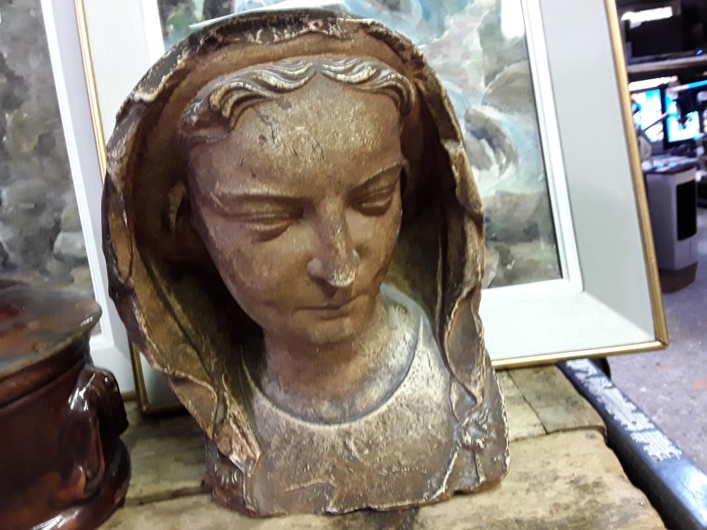 BUSTE VIERGE PLATRE CREUX  PATINE TERRE 