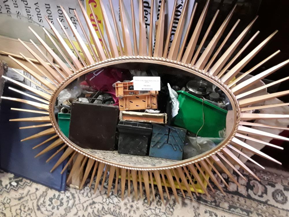 MIROIR UN PEU PIQUE SOLEIL OVAL GM METAL