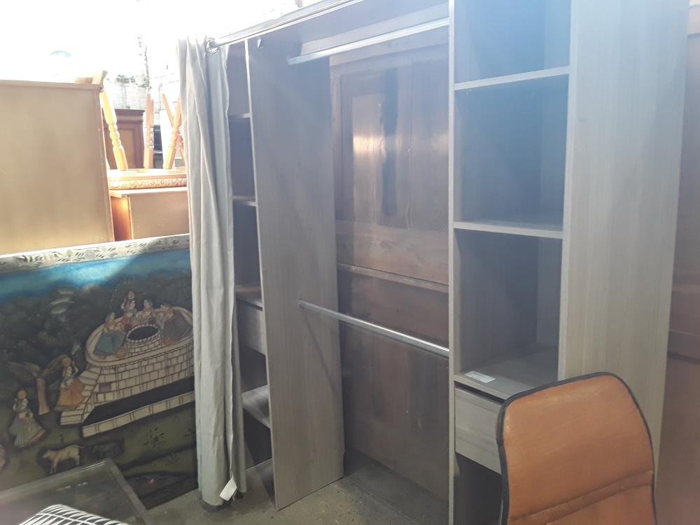 RANGEMENT VESTIAIRE DECOR BOIS AVEC RIDEAU 