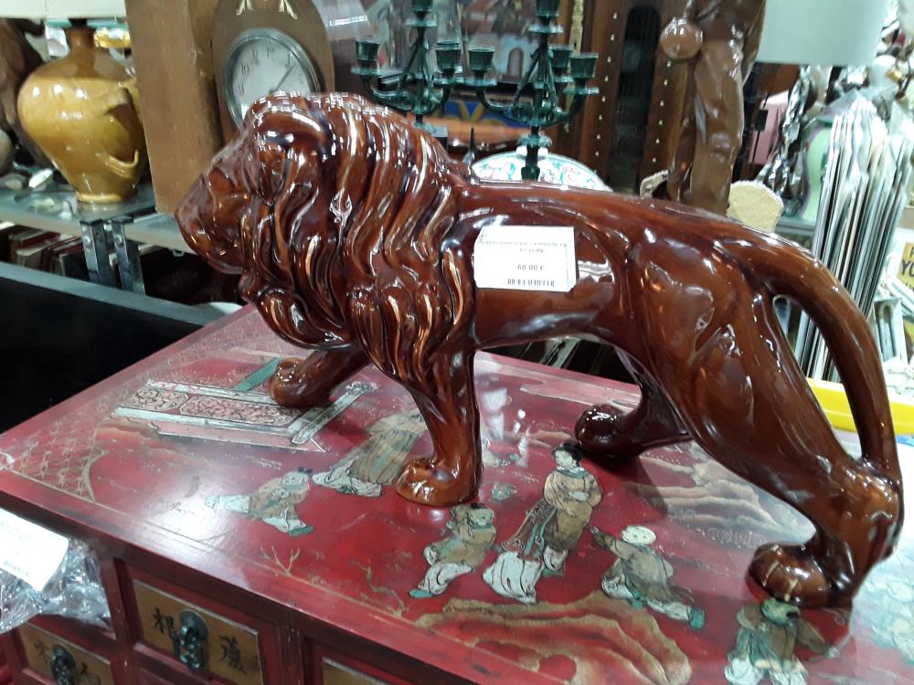 LION CERAMIQUE VERNISSE MARRON ET DORE