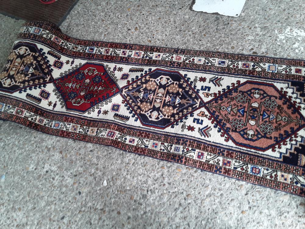 TAPIS CHEMINEMENT LAINE BLEU 70X280CM