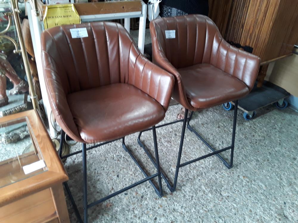 CHAISE DE BAR CUIR MARRON DOSSIER CAPITONNES