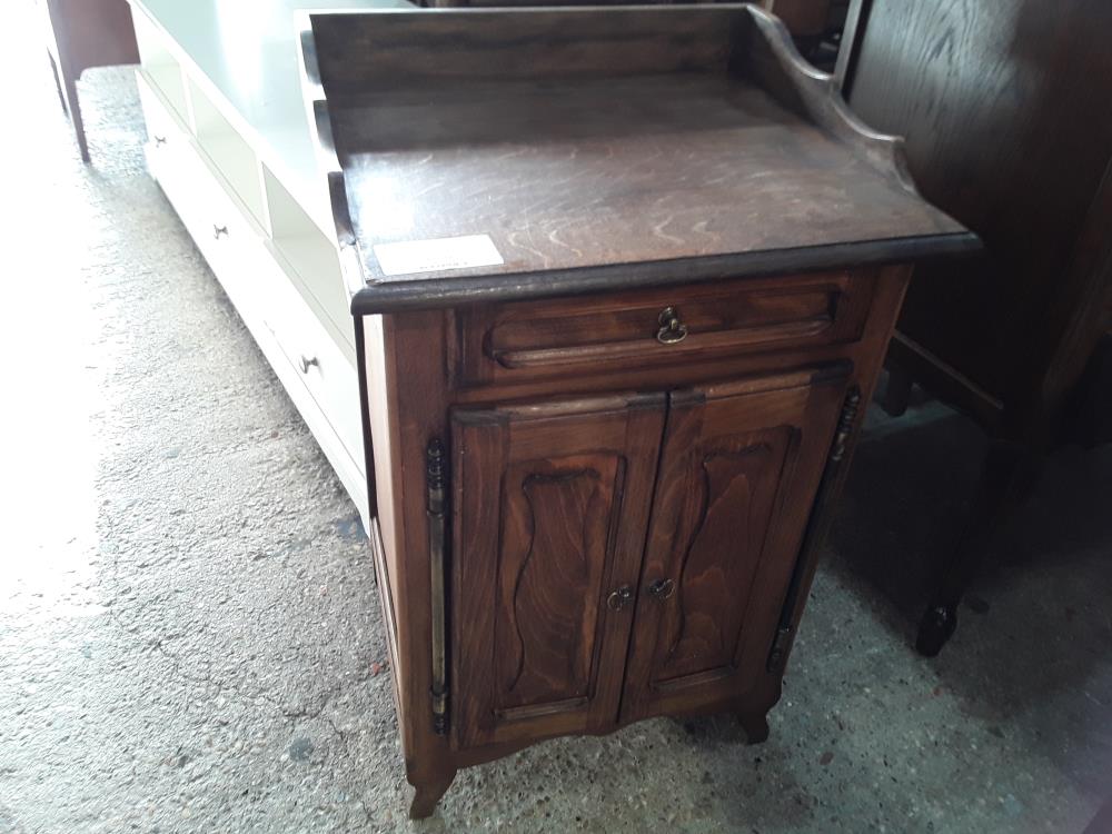 PETIT MEUBLE CHENE 1T 2P