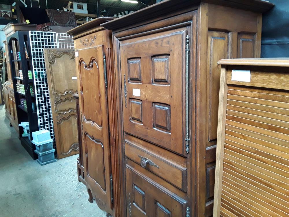 HOMME DEBOUT DECOR CARRES