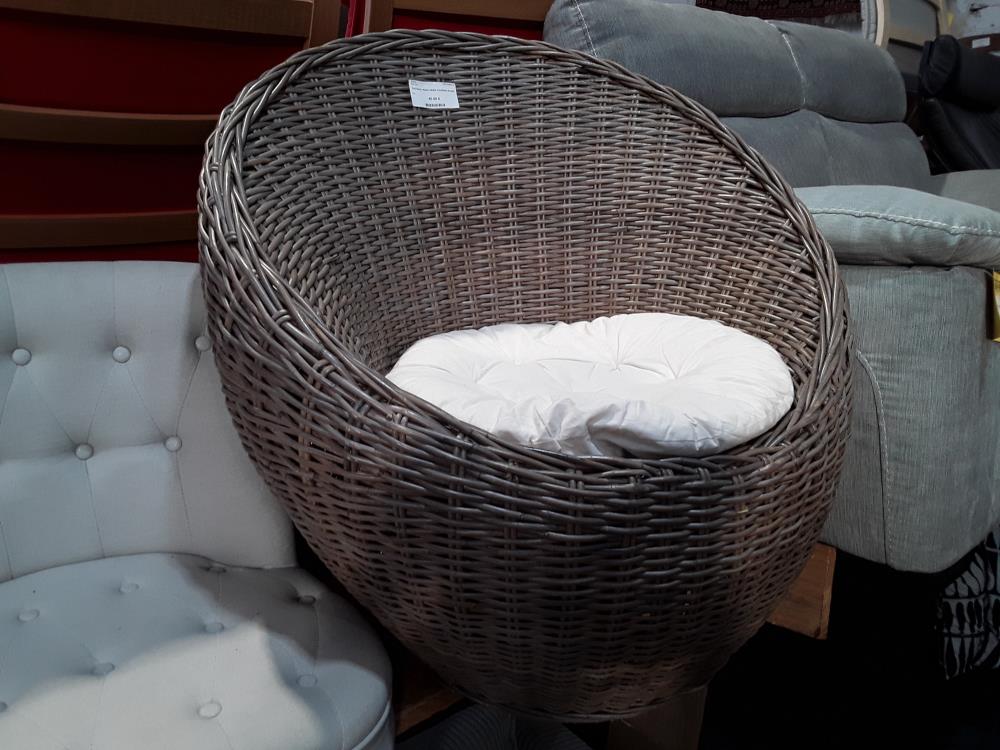 FAUTEUIL ROND OSIER COUSSIN BLANC