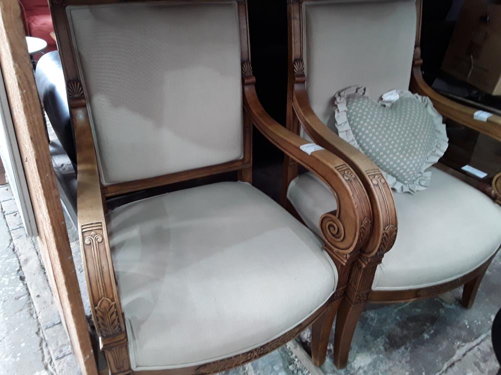FAUTEUIL STYLE EMPIRE TISSU BEIGE TRES LEGERE PETITE TRCAE