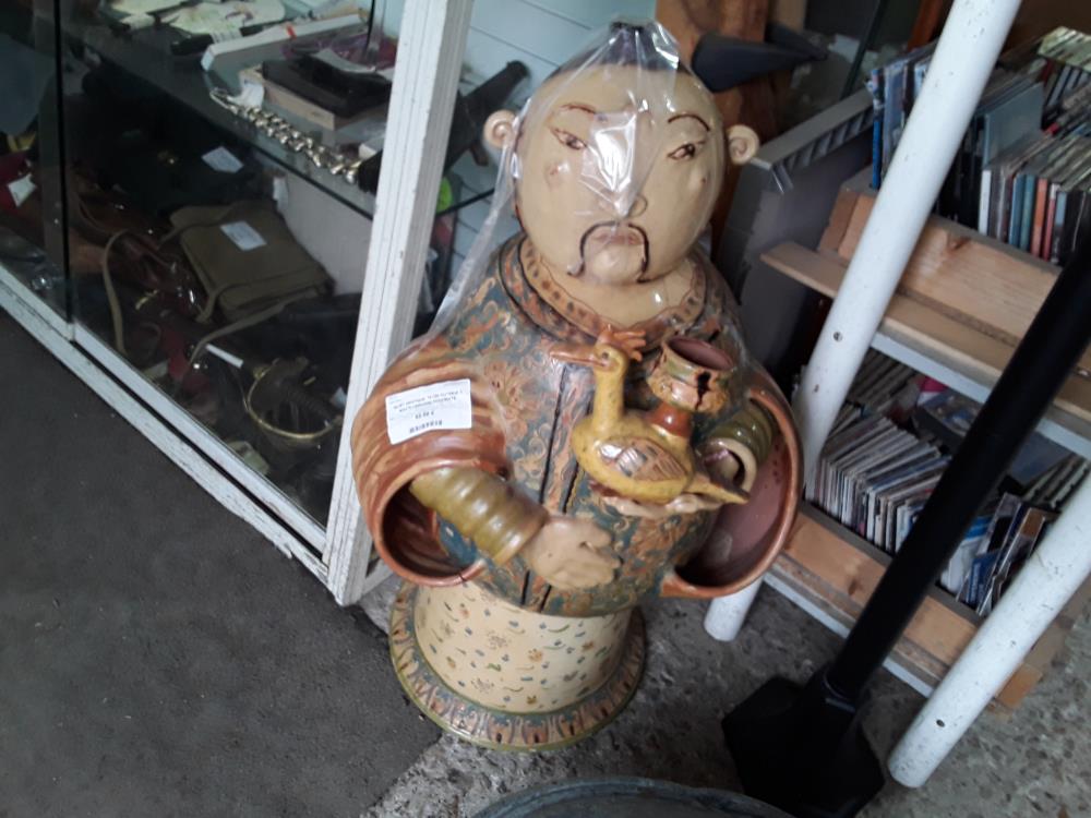 SUJET ASIATIQUE  75 CM POTERIE 3 BOUTS VERNISSE ACCIDENTE RECOLLER