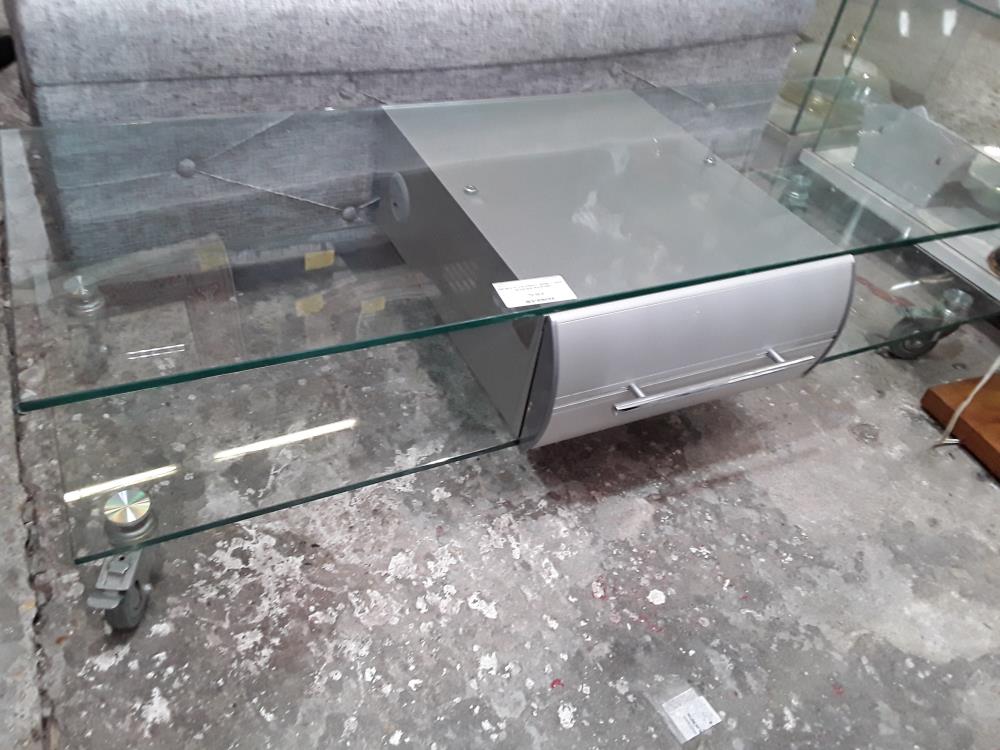 MEUBLE TV 2 PLATEAUX VERRE 1T GRIS 130 CM SUR RULETTES