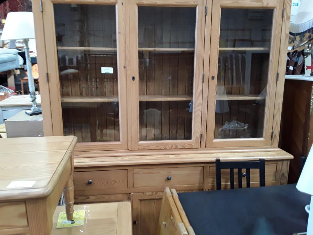 VITRINE 2 CORPS PIN MASSIF  6P 3T DONT 3 VITREES