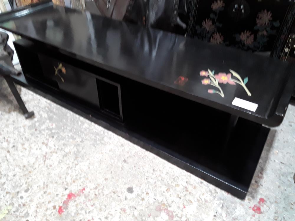 MEUBLE TV LAQUE NOIR DECOR FLEURS 170/48CM