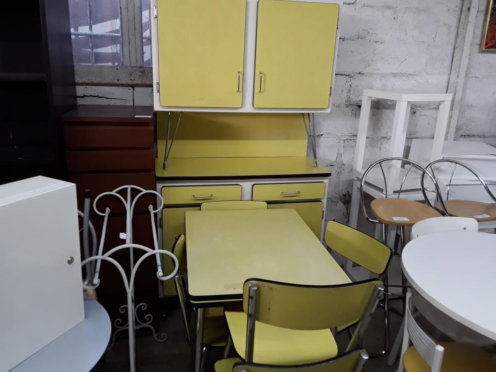 BUFFET 2 CORPS+ TABLE  FORMICA JAUNE 5 CHAISES   