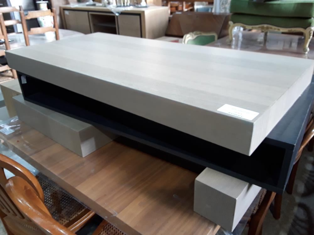TABLE BASSE NIVEAUX EN DECALAGE CERUSE BEIGE ET GRIS