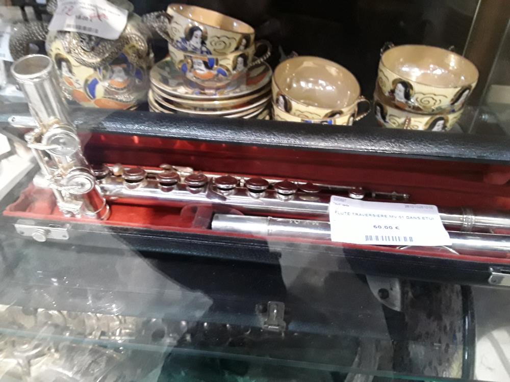 FLUTE TRAVERSIERE MV 01 DANS ETUI