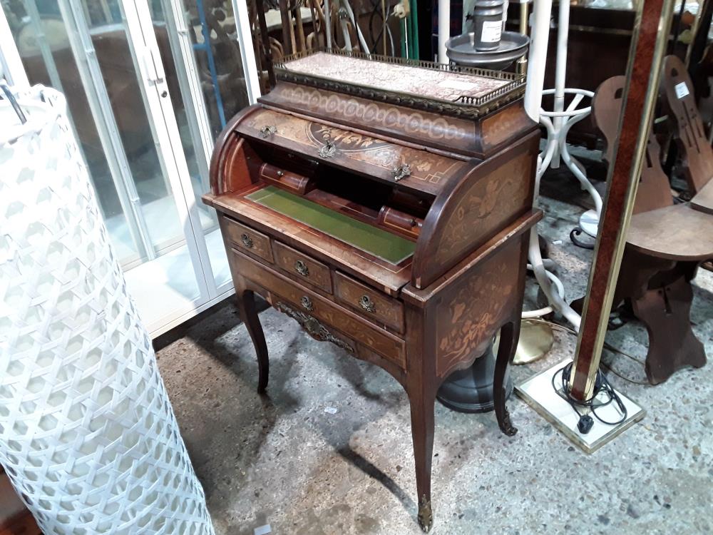 PETIT BUREAU SECRETAIRE  A CYLINDRE STYLE NIII PETITS  DEFAUTS  PLACAGE