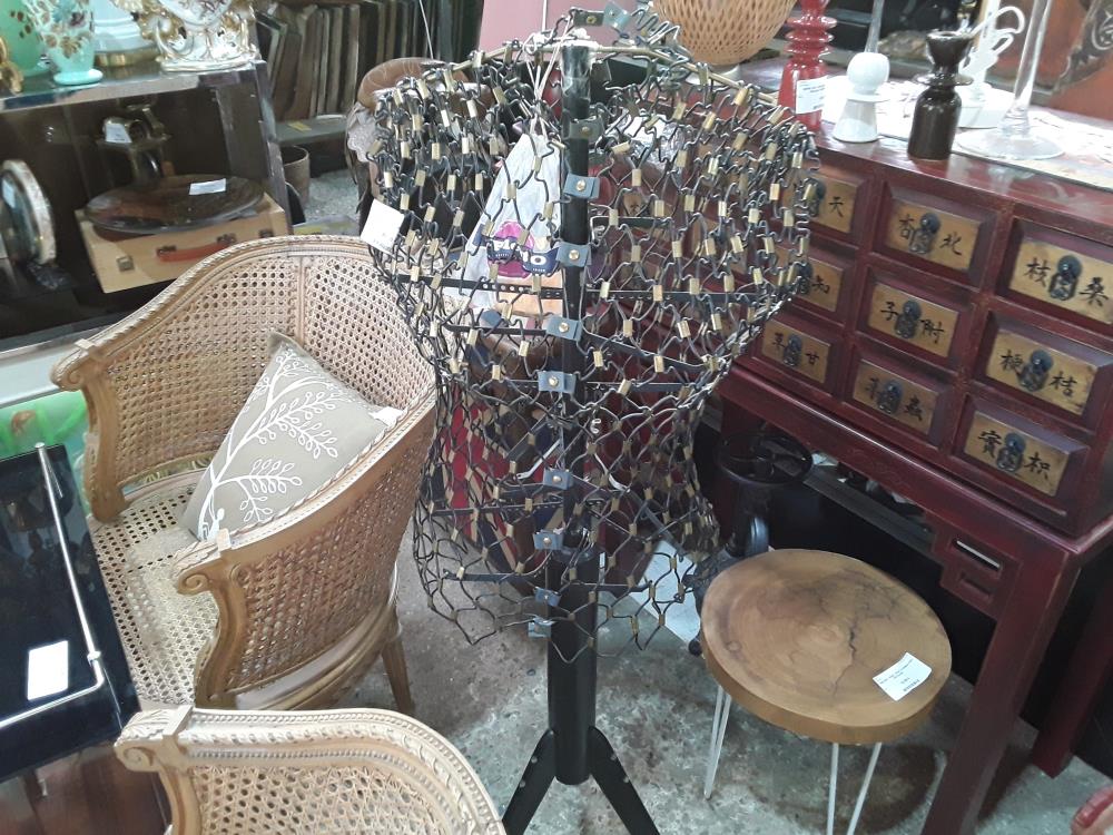 MANNEQUIN ANNEE 50 IDEAL 