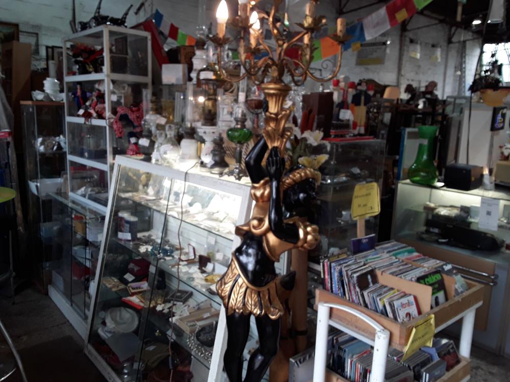 LAMPADAIRE NUBIEN NIR ET OR PEINT GM