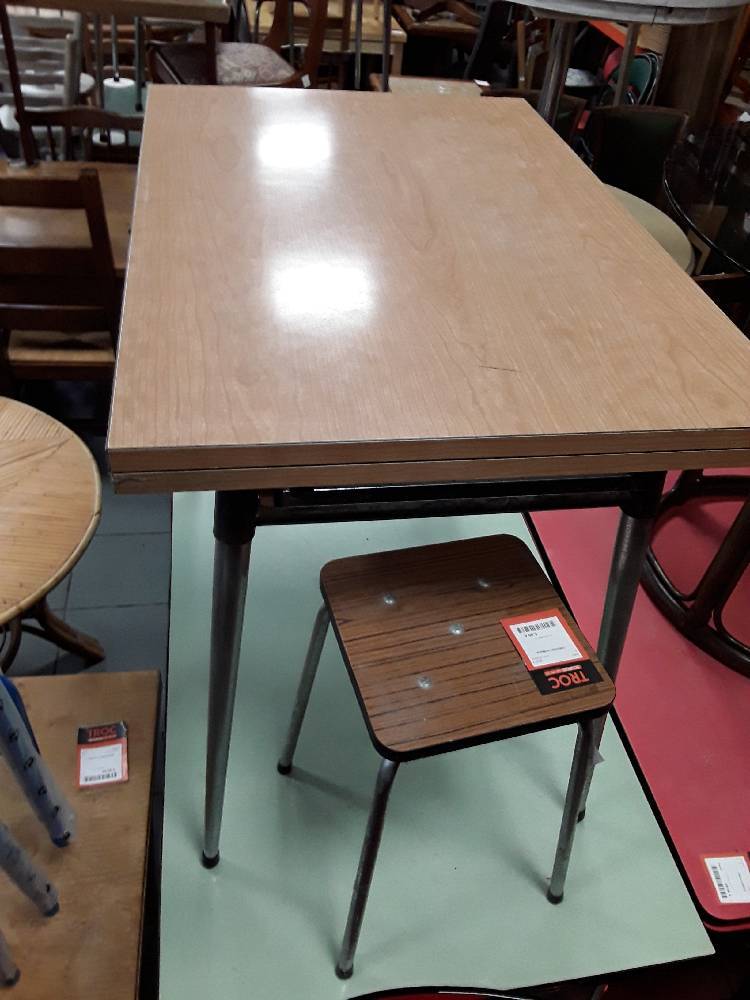 TABLE FORMICA 