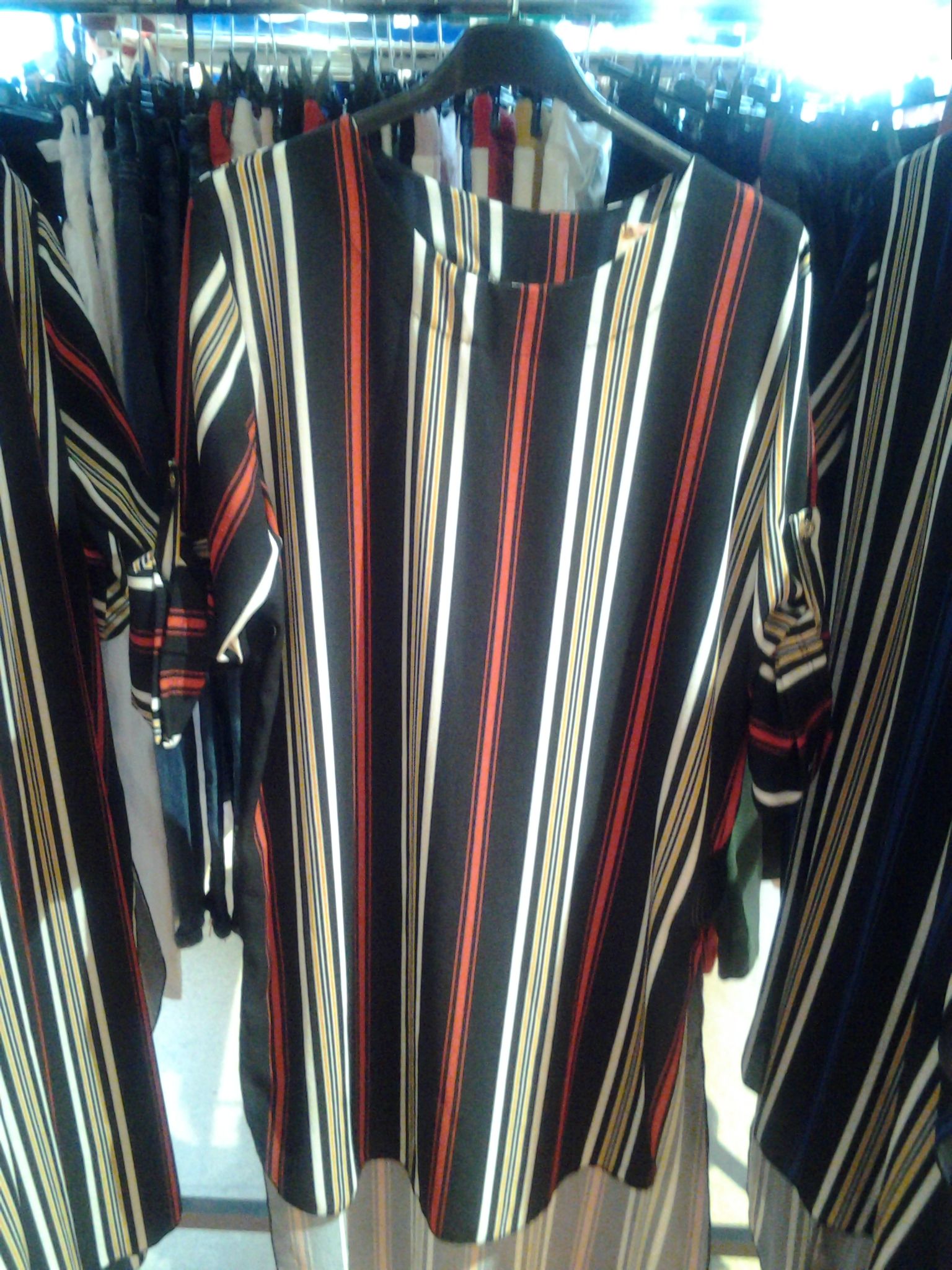 TUNIQUE NEUF TAILLE UNIQUE ROUGE NOIR