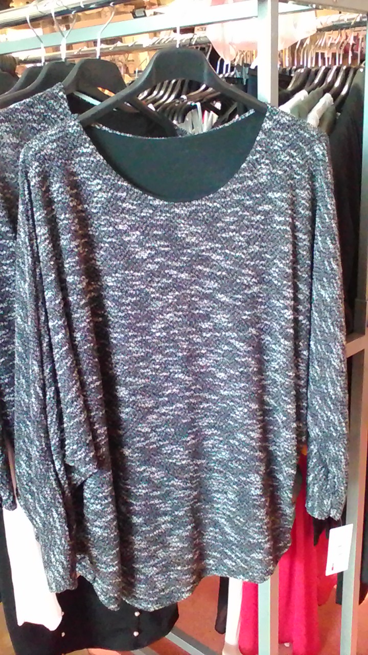 PULLOVER GRIS BLANC TAILLE UNIQUE