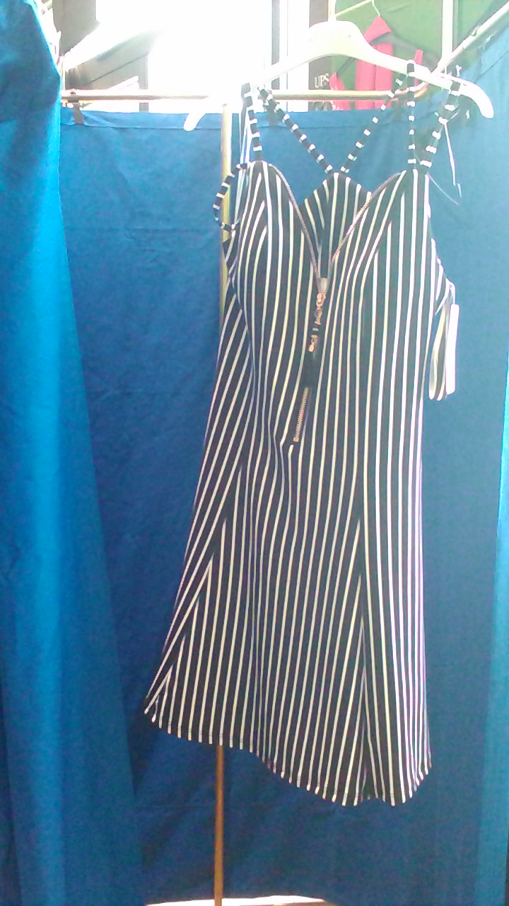 R0BE À RAYURES NOIR TAILLE UNIQUE