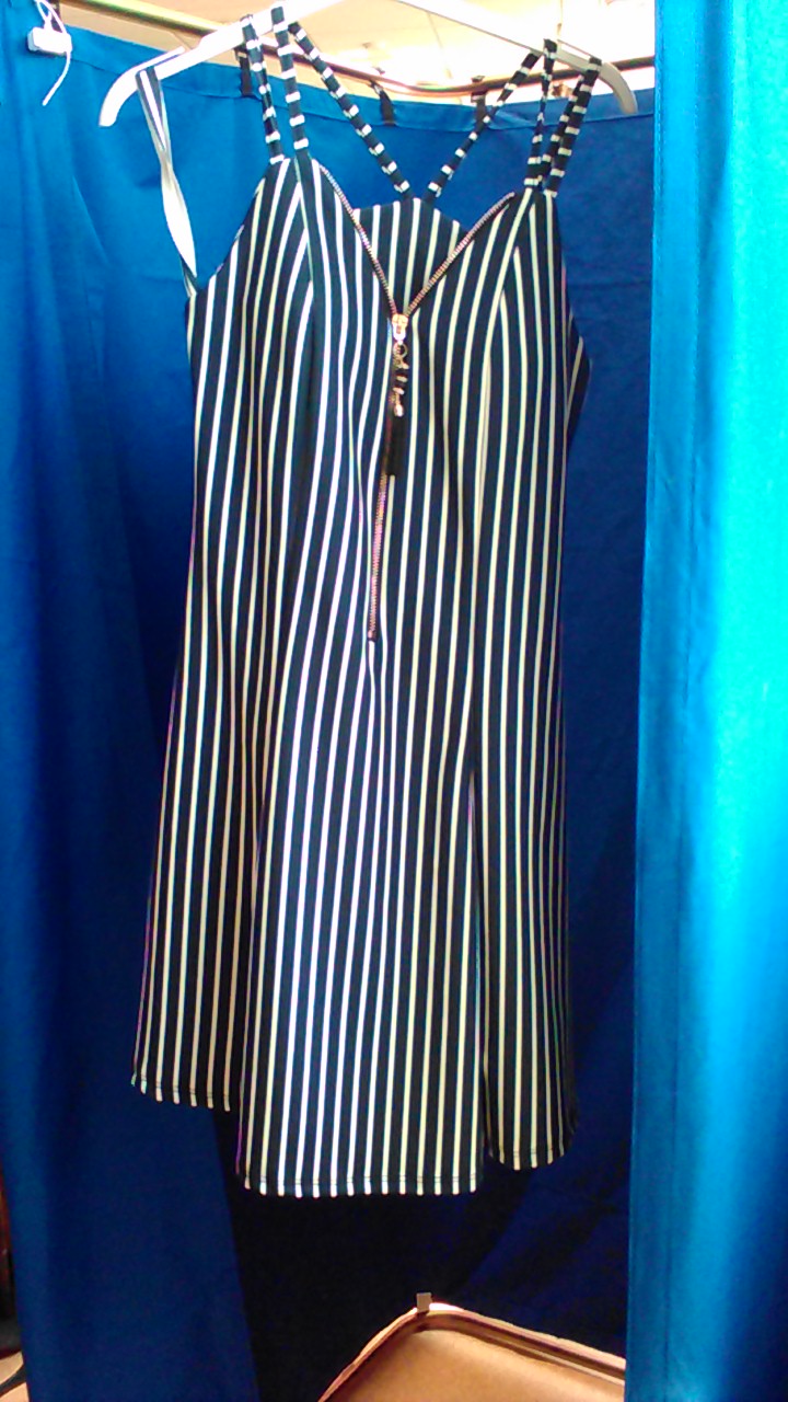 ROBE À RAYURES BLEU ET BLANC