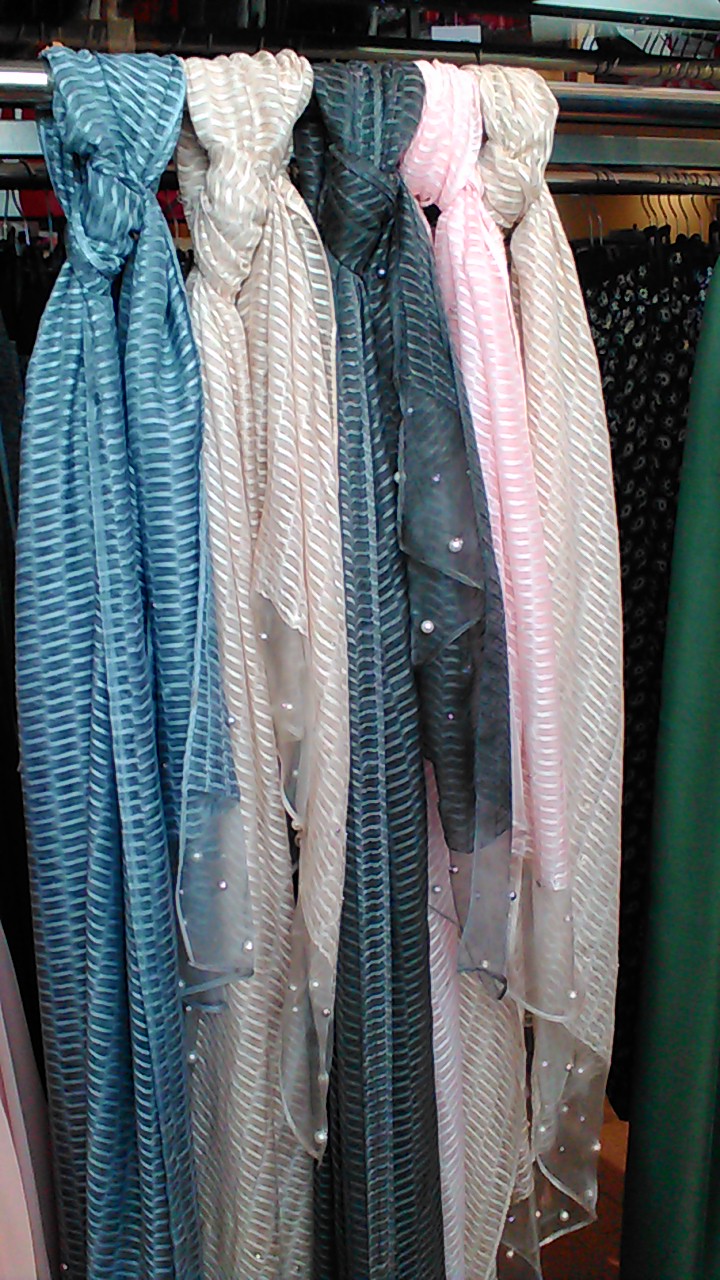 FOULARDS AVEC PERLES 