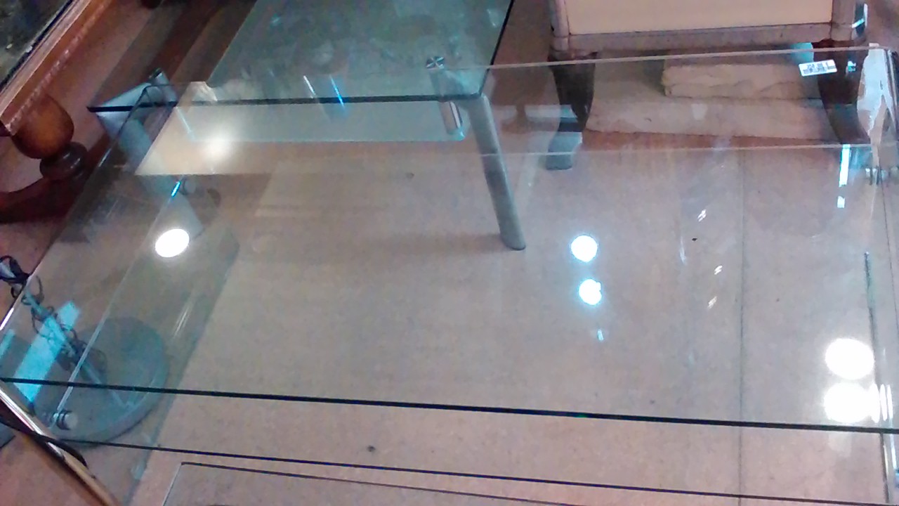 TABLE EN VERRE 
