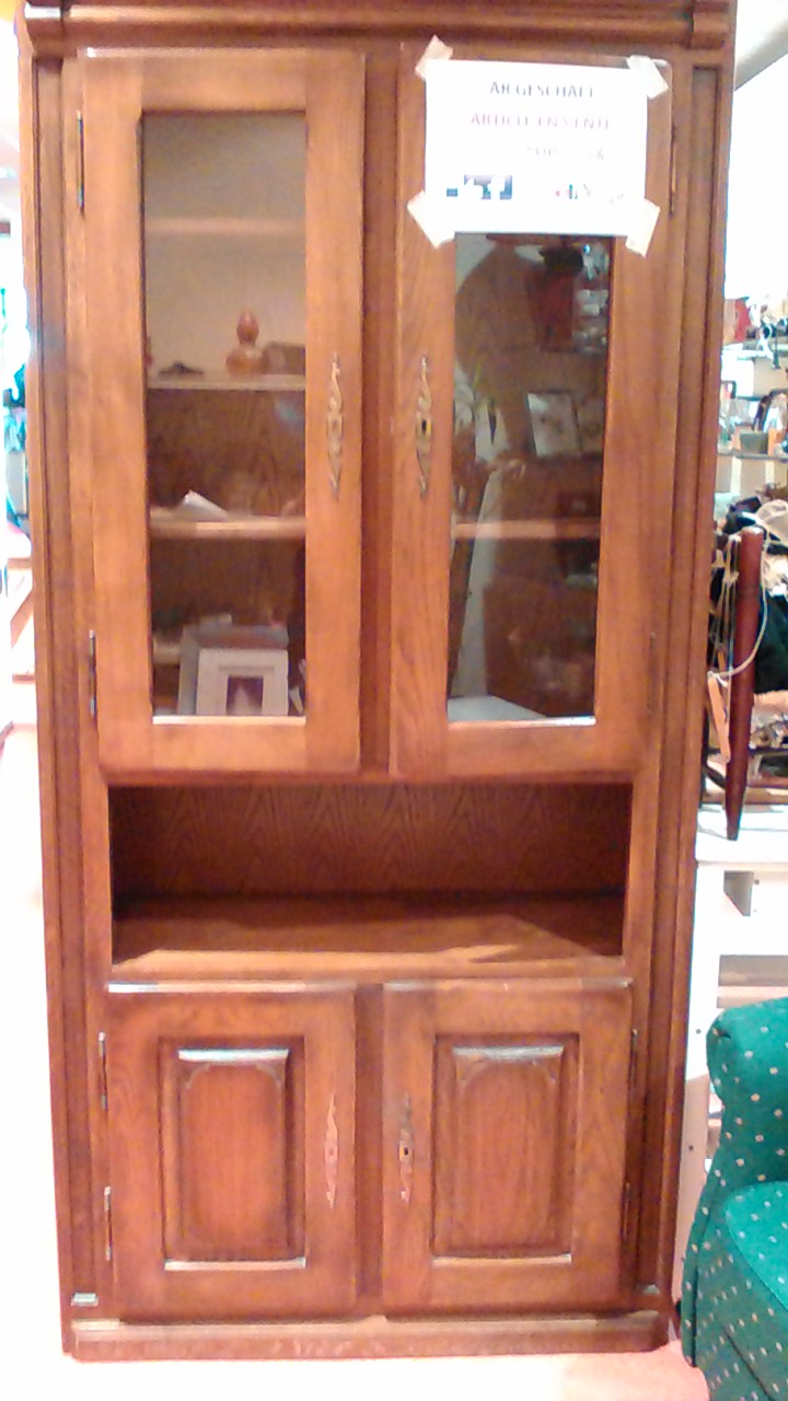 ARMOIRE À VITRINE 
