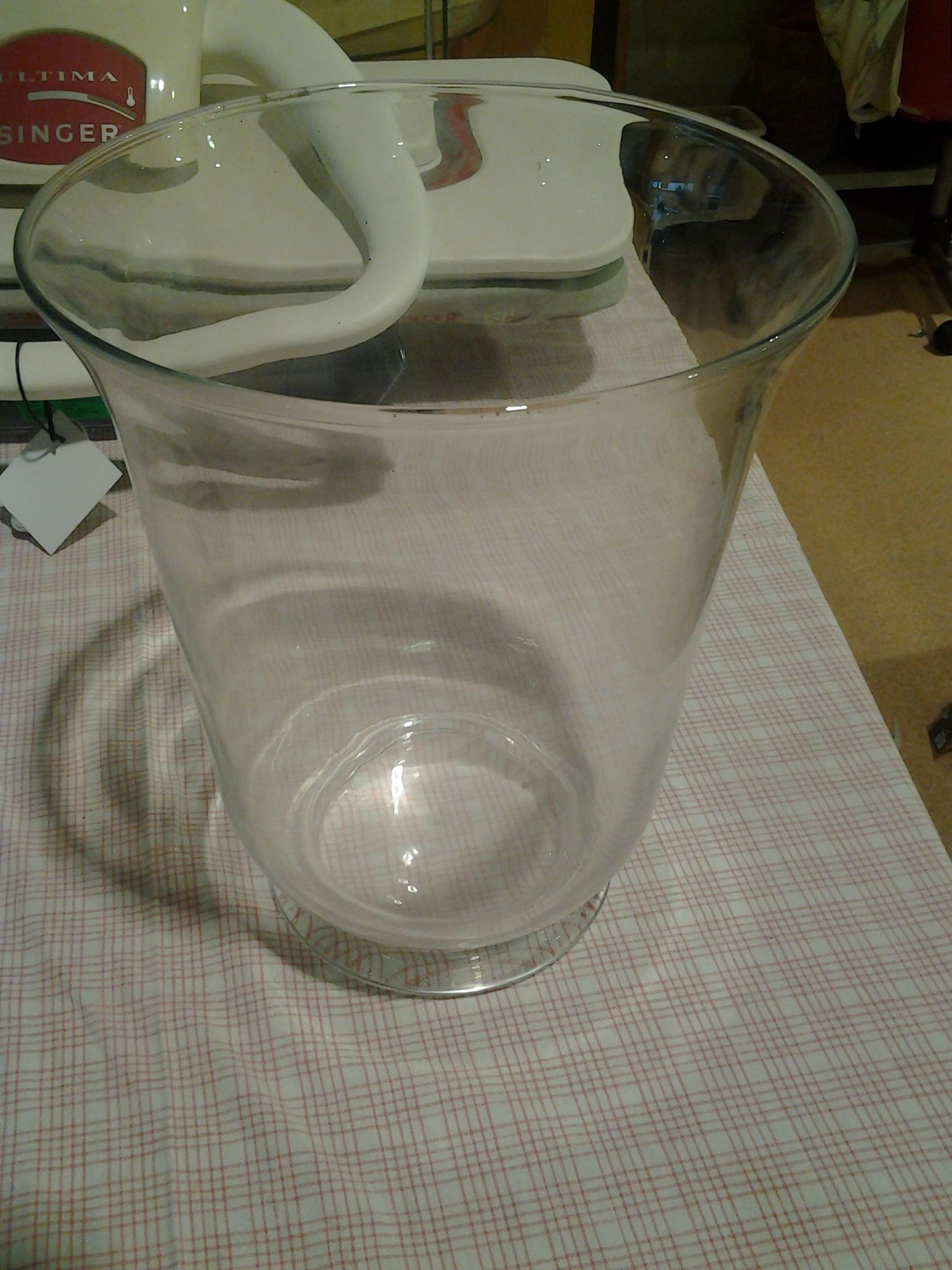 GRAND VASE EN VERRE