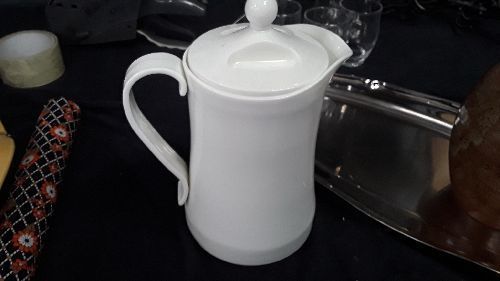 CAFETIERE BLANCHE