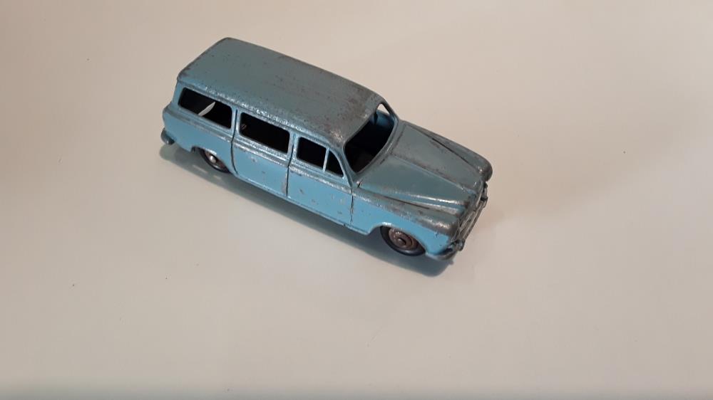DINKY TOYS PEUGEOT 403