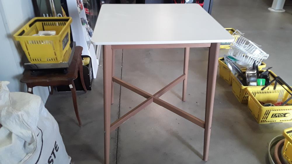 TABLE MI HAUTE IKEA
