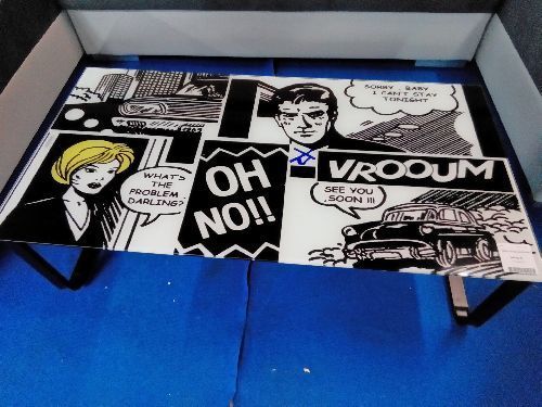 TABLE DE SALON COMIC
