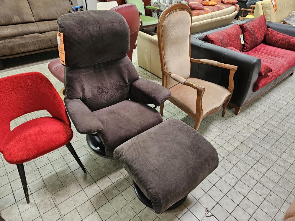 FAUTEUIL STRESSLESS TISSUS CHOCOLAT + REPOSE PIED