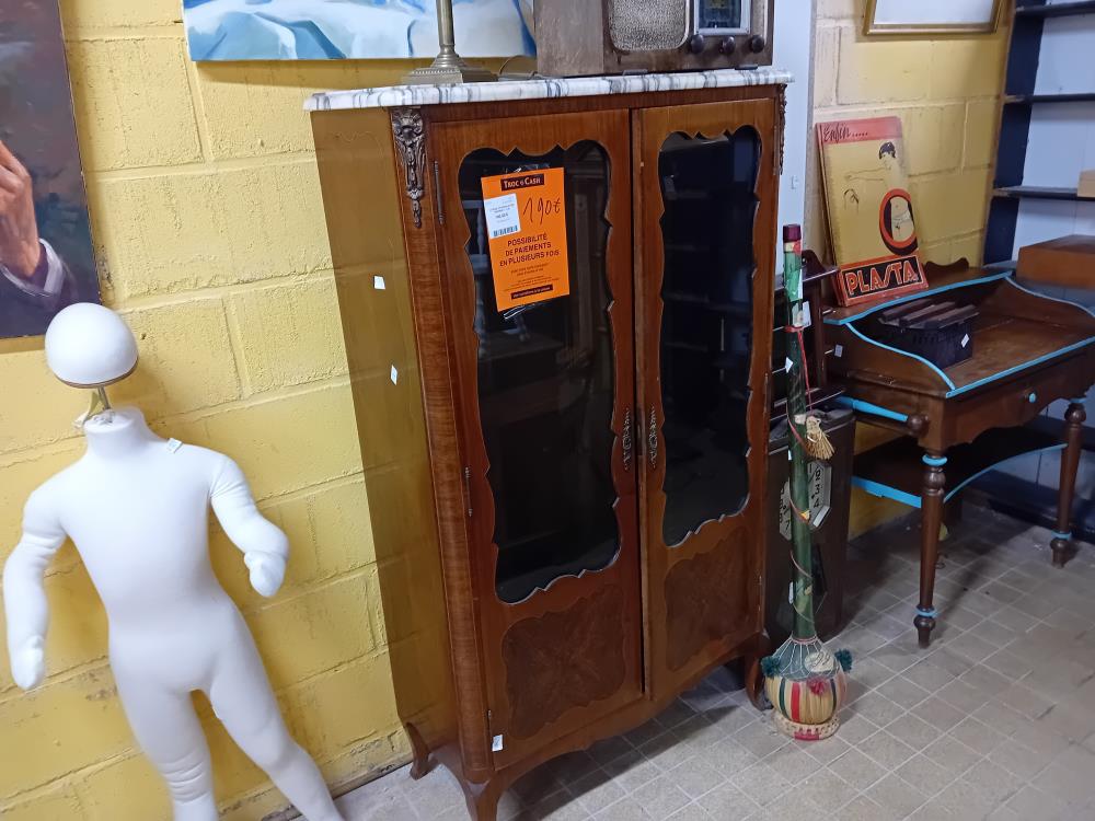 VITRINE 2P MARQUETÉE MARBRE + CLE