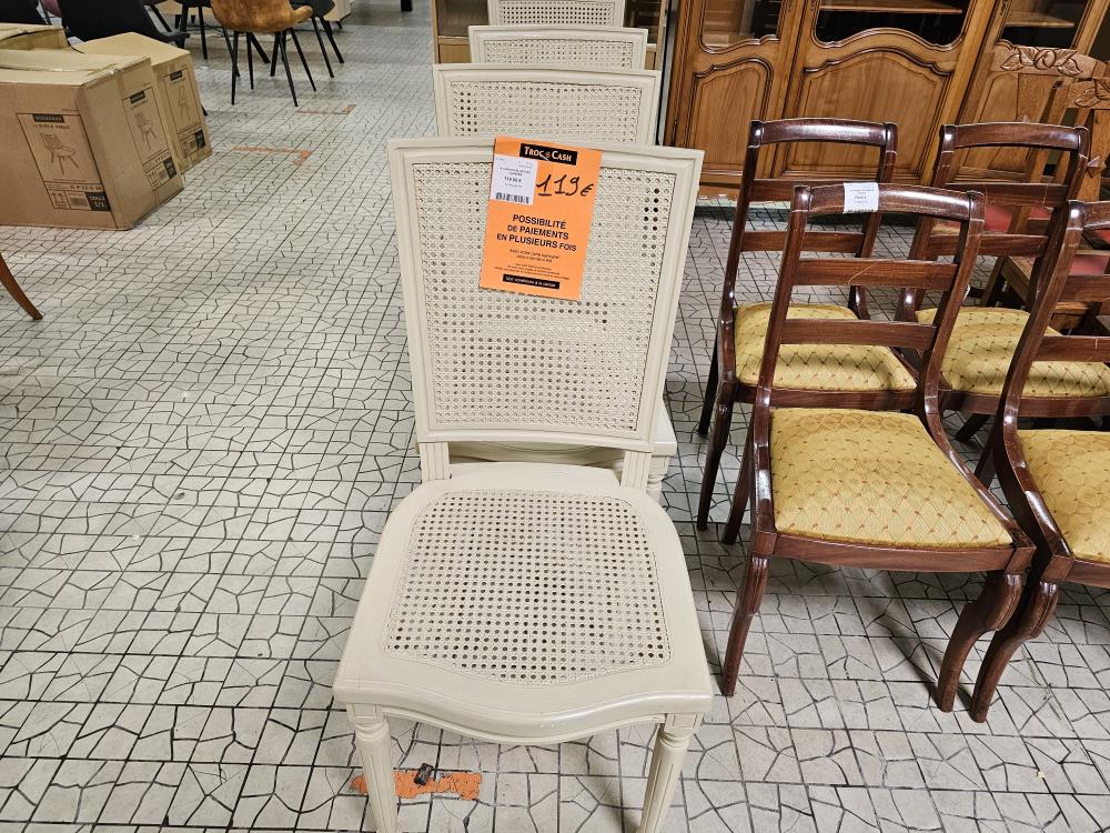 4 CHAISES BLANCHES CANNÉES