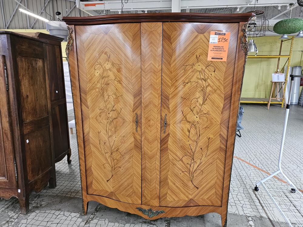 ARMOIRE 2P BOIS DE ROSES + CLE