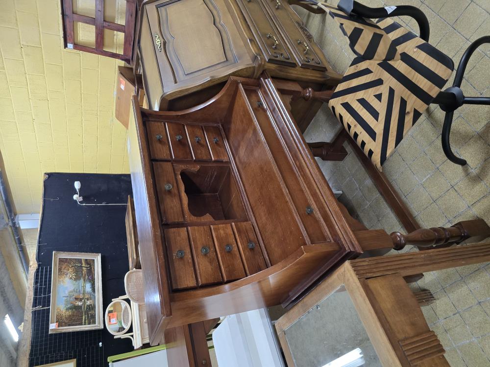 BUREAU 10T 