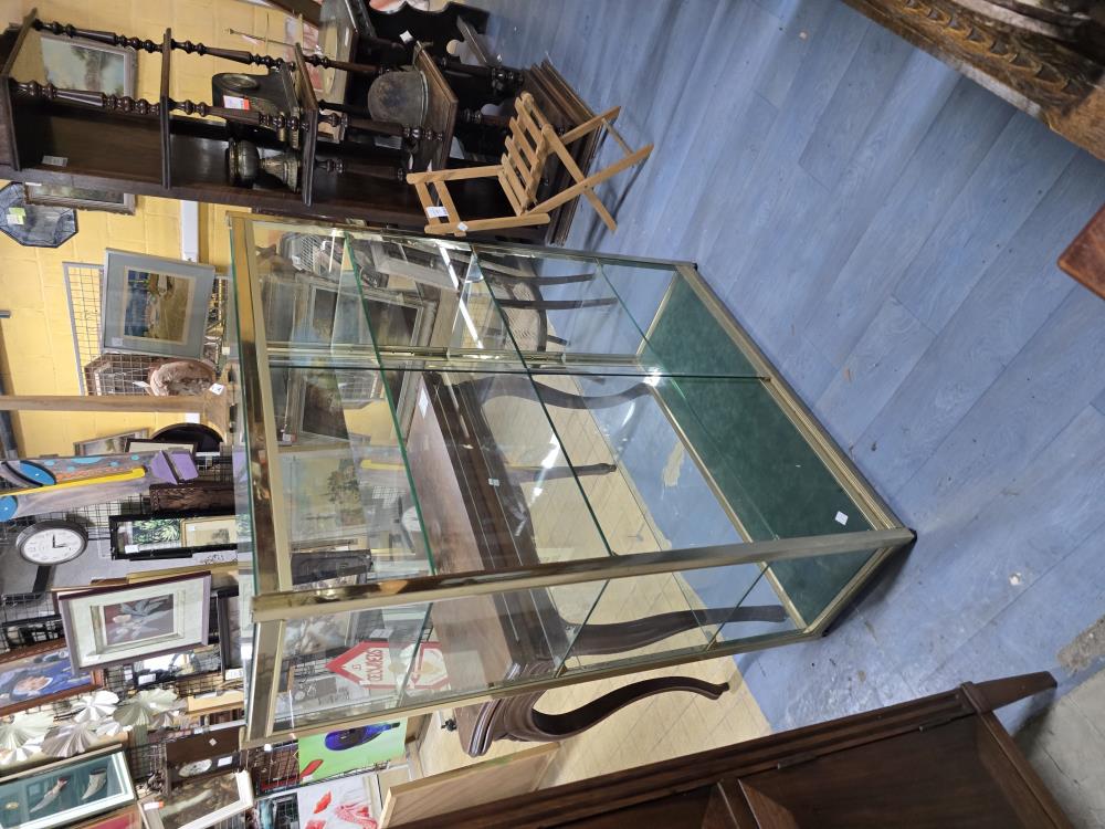 VITRINE 2P METAL LAITONNÉE