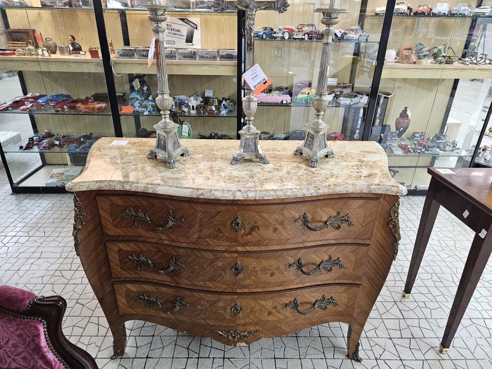COMMODE 3T L XV MARQUETÉE MARBRE JAUNE