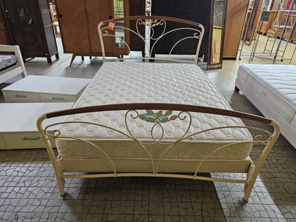 LIT 140 METAL BLANC + SOMMIER ET MATELAS